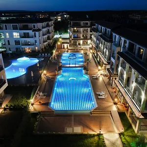 burgas-beach-resort-2-apartments.varna-hotels.com/
