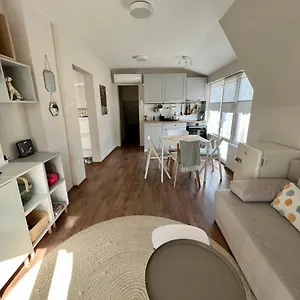 https://dockview-atelie.varna-hotels.com
